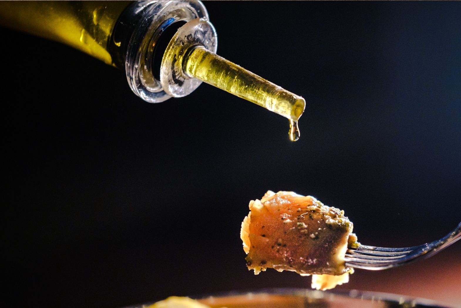 What's the Difference Between Olive Oil and Extra Virgin Olive Oil ...