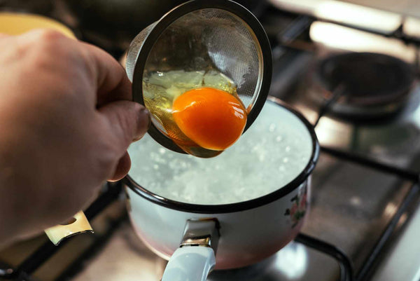 How To Make Perfect Poached Eggs In A Saucepan