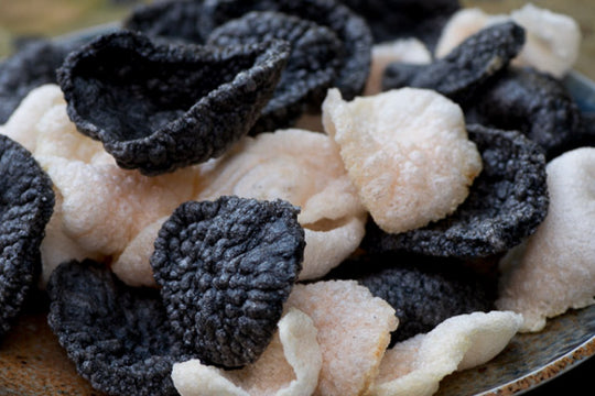 How To Make Squid Ink Prawn Crackers From Scratch: Recipe