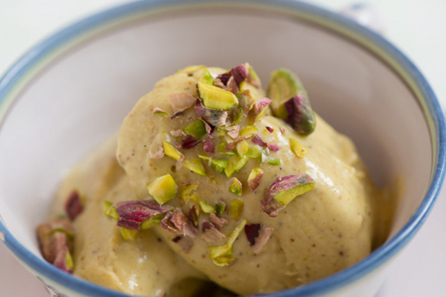 Pistachio ice cream gelato recipe, with chopped pistachios using ice cream stabiliser to make it ultra smooth