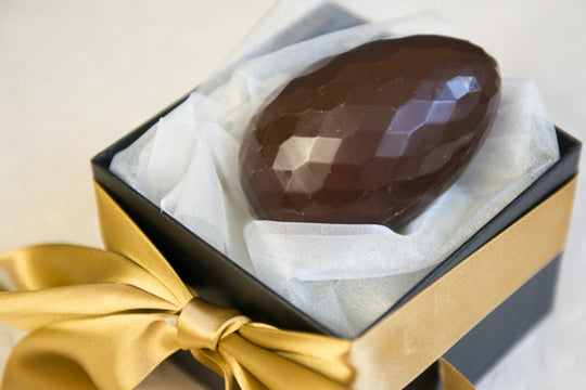 How To Make Your Own Chocolate Easter Egg