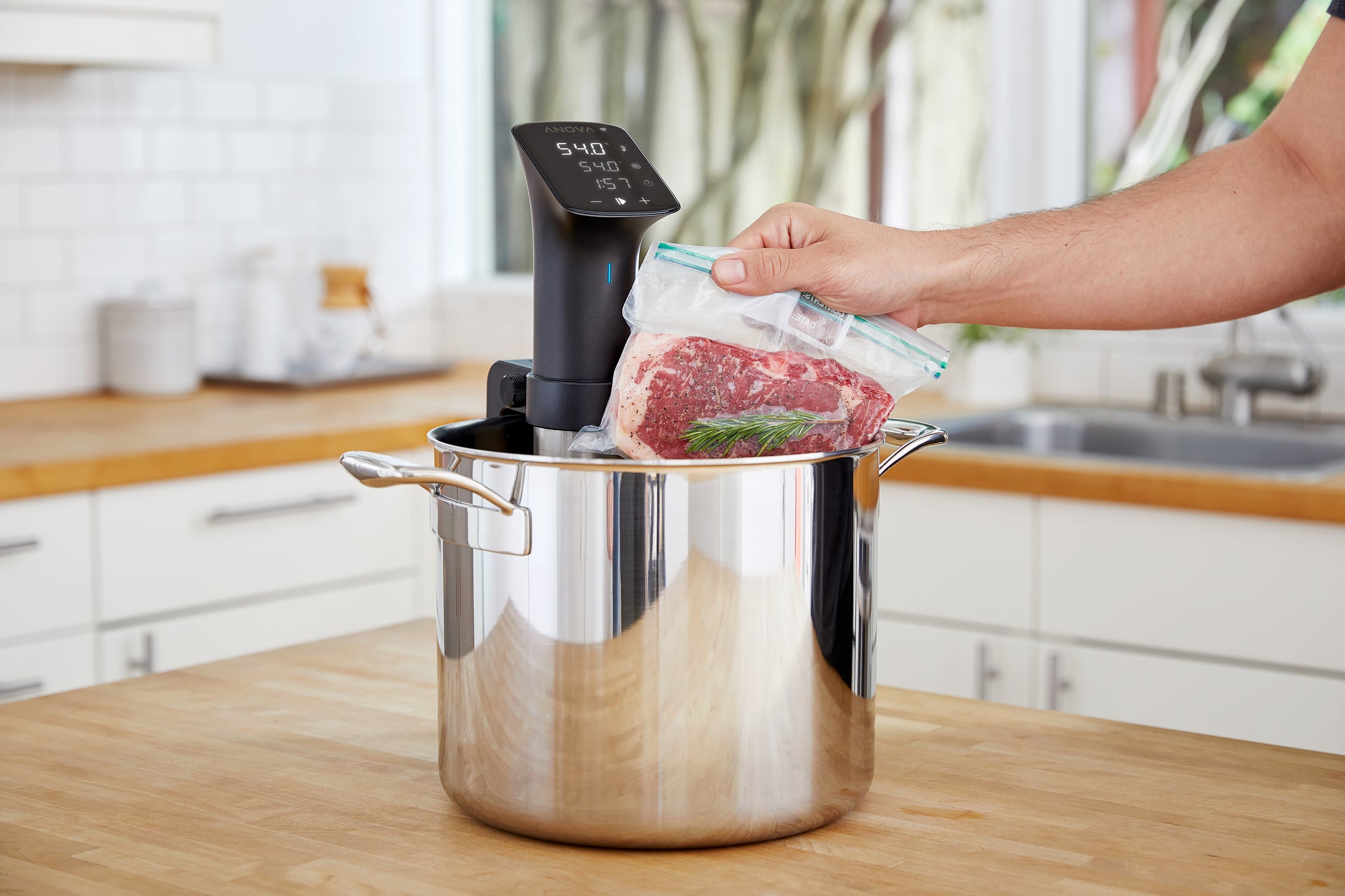 Buy Anova Precision Cooker Pro sous-vide stick 1800W? Order before 22.00,  shipped today