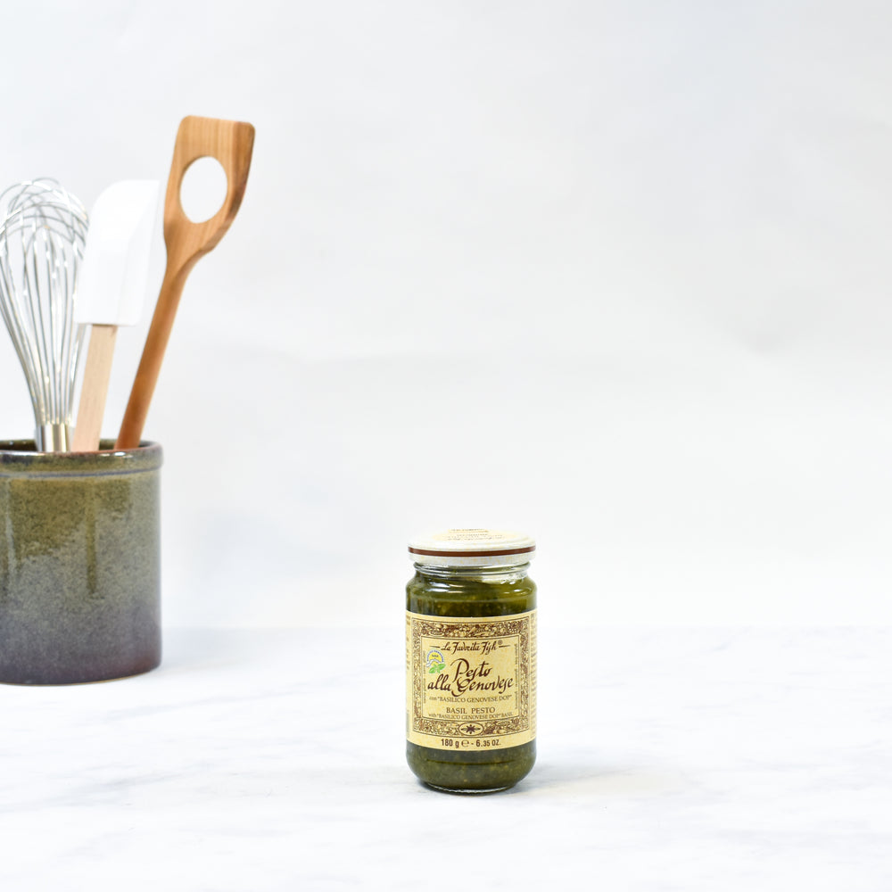 La Favorita Pesto With Genovese Basil DOP 180g  lifestyle photograph