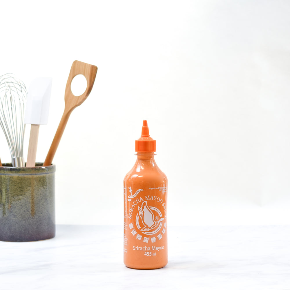 Flying Goose Sriracha Mayo 455ml lifestyle photograph