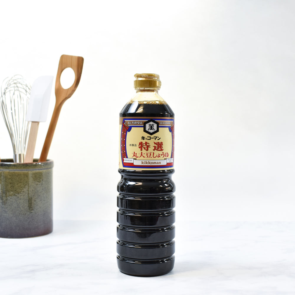 Kikkoman Traditionally Brewed Marudaizu Shoyu Soy Sauce 1l lifestyle photograph